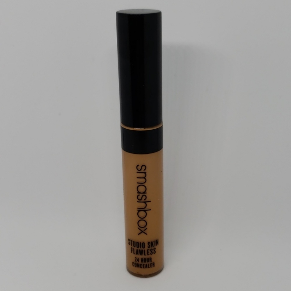 Smashbox concealer - medium warm